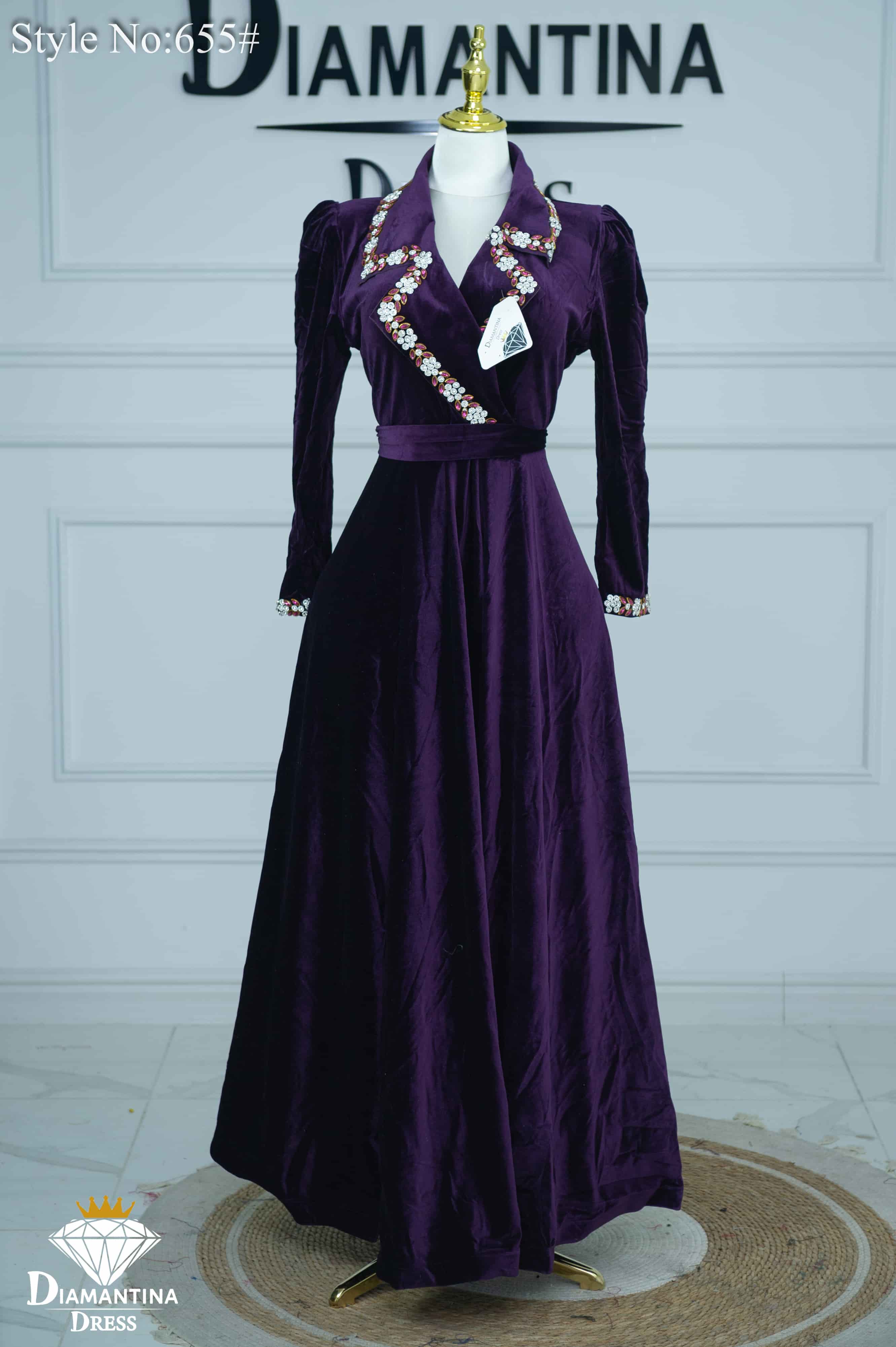 Robe cloche (col montant ) 655#