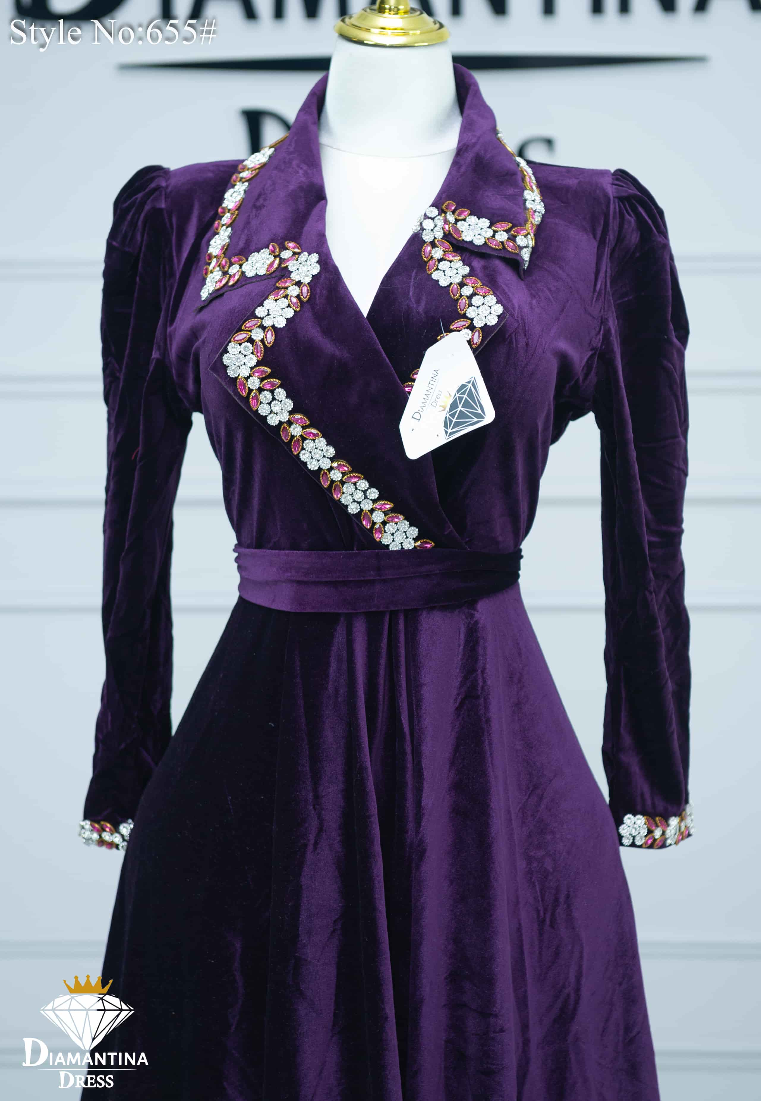 Robe cloche (col montant ) 655#