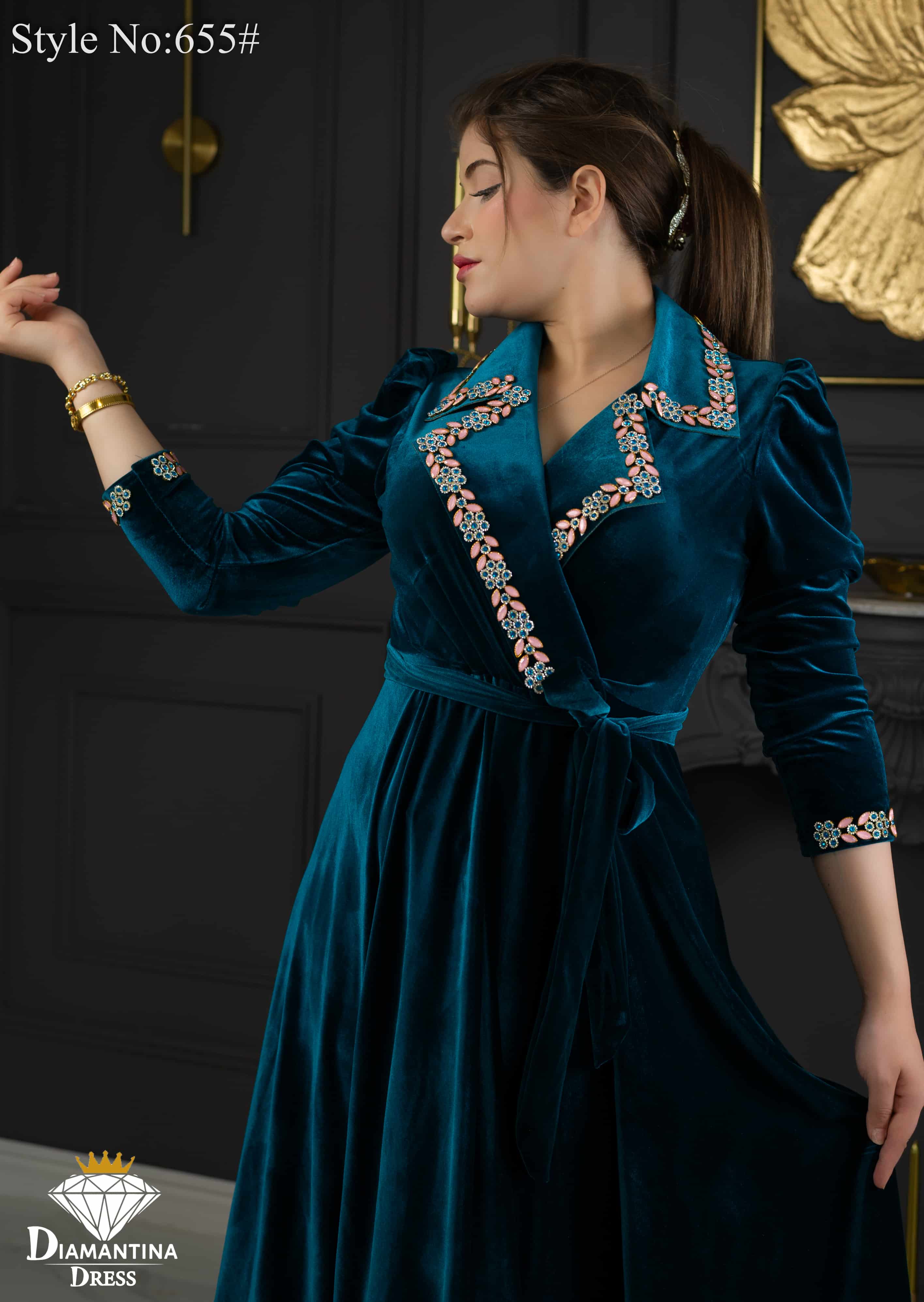 Robe cloche (col montant ) 655#